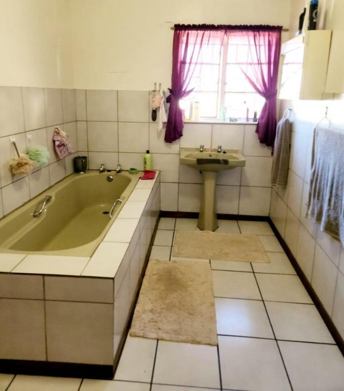 4 Bedroom Property for Sale in Estoire Free State